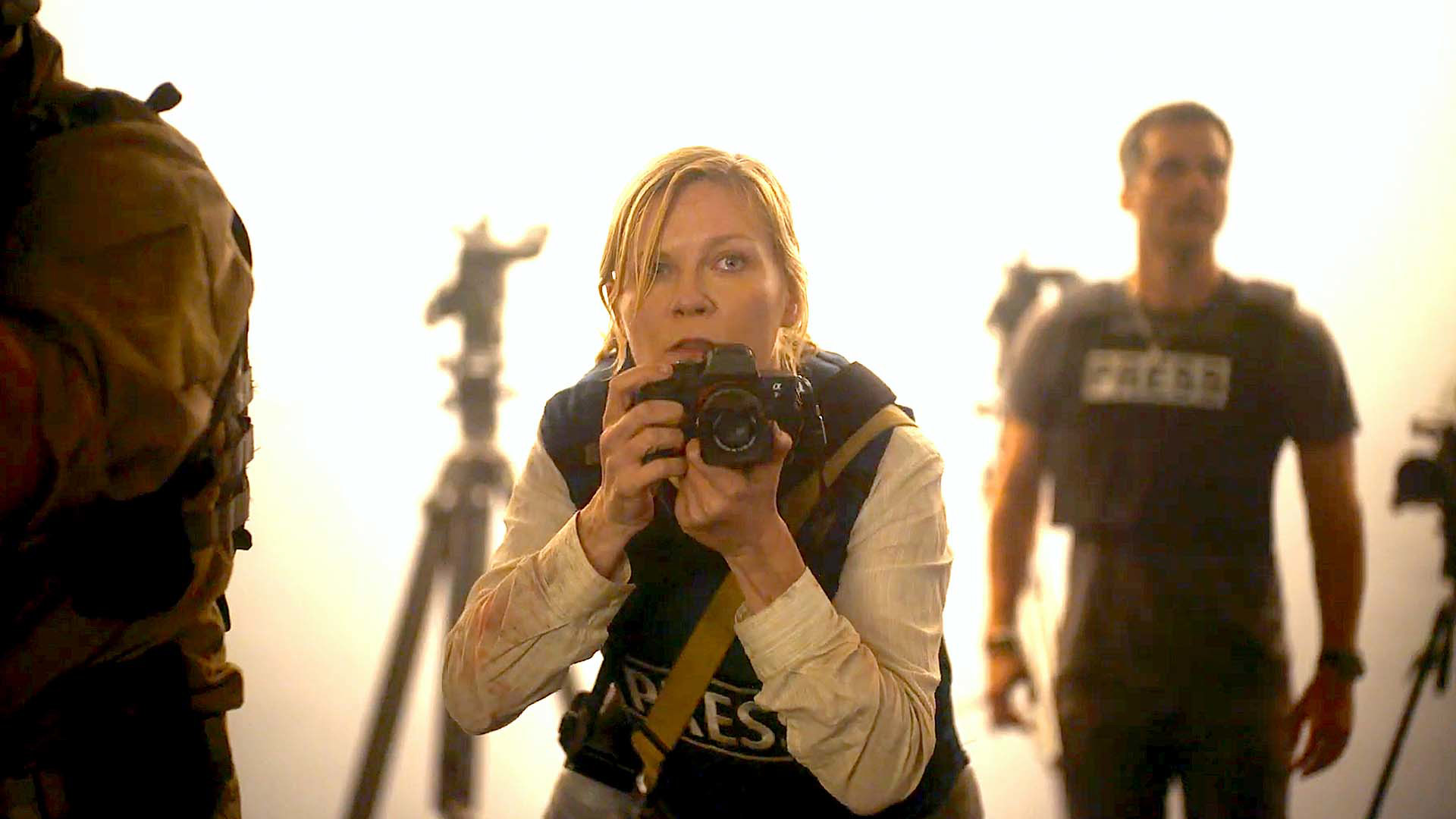 "No easy answers… bravura cinematic choices": Civil War - Vimarsana News